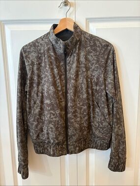 Lululemon Bombs Away Jacket - size 4